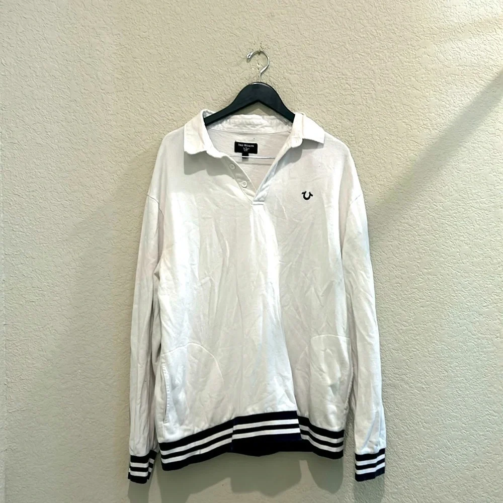 True religion white two pockets on either side size 2xl